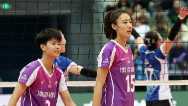 山东男篮战新疆，人员齐整士气旺，新疆输球士气低，后卫核心伤缺.